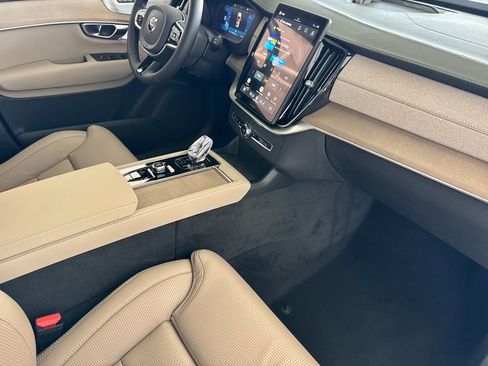 New 2026 Volvo XC90 T8 Ultra w/ Lounge Package image 16