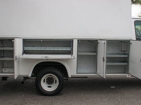 Used 2014 Ford E-350 and Econoline 350 Super Duty w/ Power Windows & Locks Group image 11