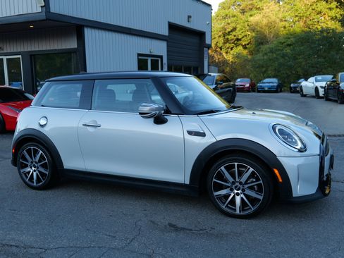 Used 2023 MINI Cooper S image 3
