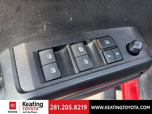 Used 2021 Toyota Tacoma SR w/ SR Convenience Package image 11