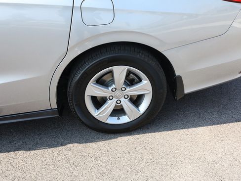 Used 2019 Honda Odyssey EX-L image 4