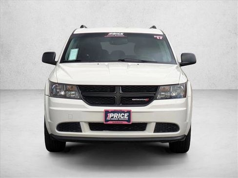 Used 2017 Dodge Journey SE w/ Flexible Seating Group image 2