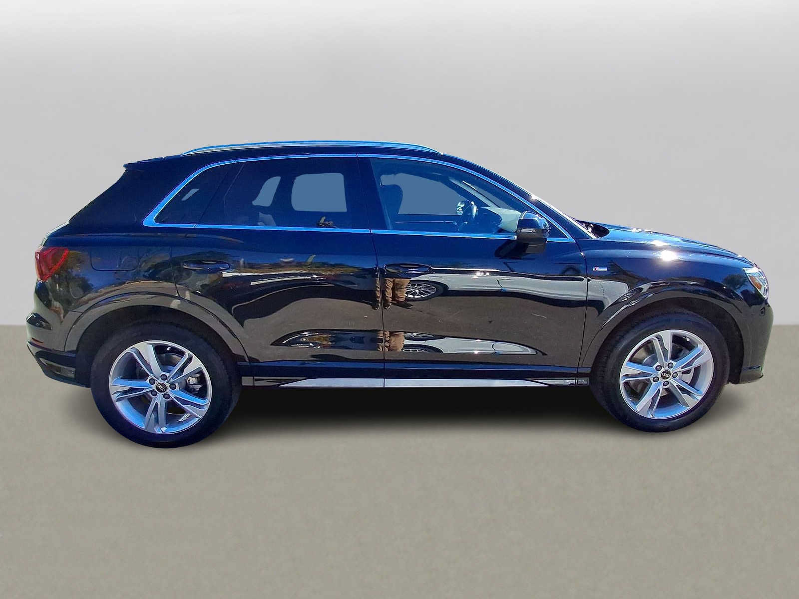 Used 2024 Audi Q3 2.0T Premium w/ Convenience Package AWD/4WD image 32