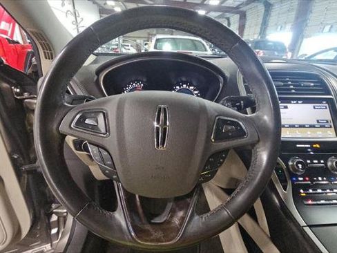 Used 2018 Lincoln MKX Select w/ Select Plus Package AWD/4WD image 9
