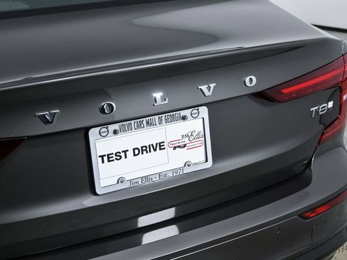 Certified 2025 Volvo S60 T8 Ultra AWD/4WD image 37