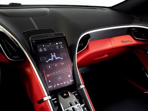 Certified 2025 Ferrari Roma Spider RWD image 33