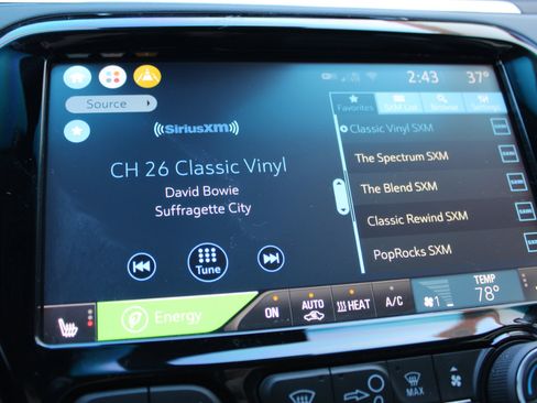 Used 2020 Chevrolet Bolt Premier w/ Infotainment Package image 27