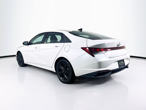 Used 2021 Hyundai Elantra SEL FWD image 5