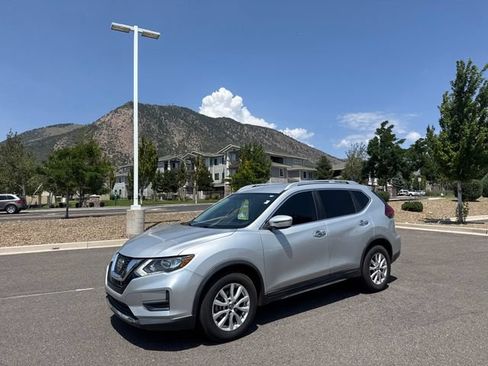 Used 2018 Nissan Rogue SV FWD image 7