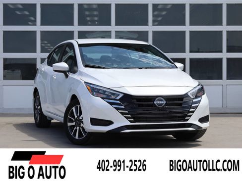 Used 2025 Nissan Versa SV w/ Trunk Package FWD image 1