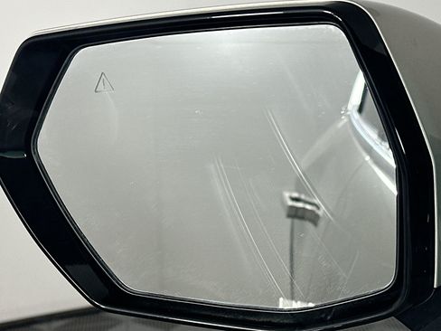 Used 2024 Kia EV9 Light Long Range RWD image 16