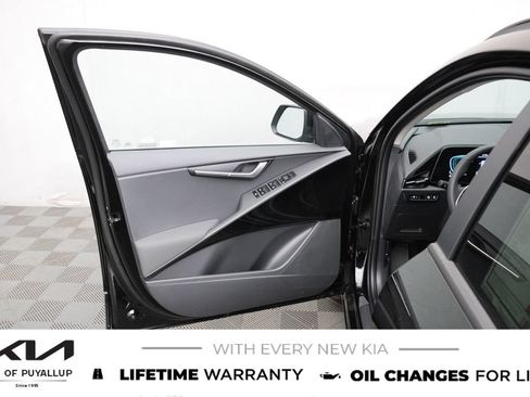 New 2026 Kia Niro EX FWD image 9