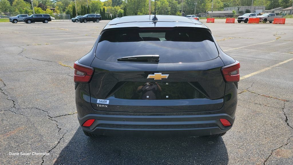 New 2026 Chevrolet Trax LS FWD image 10
