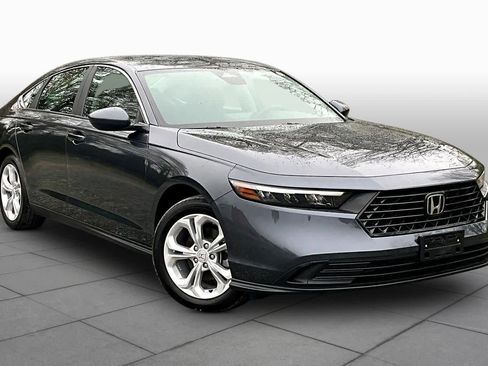Used 2025 Honda Accord LX image 4