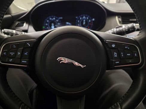 Used 2018 Jaguar E-PACE SE image 25