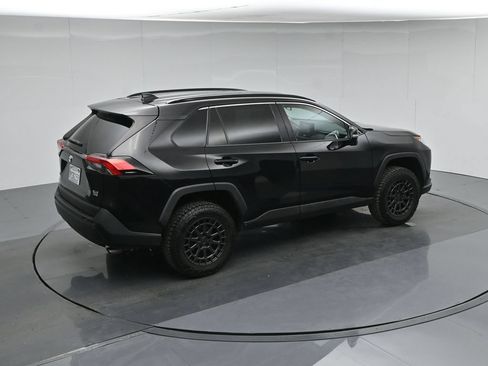 Used 2019 Toyota RAV4 XLE AWD/4WD image 40