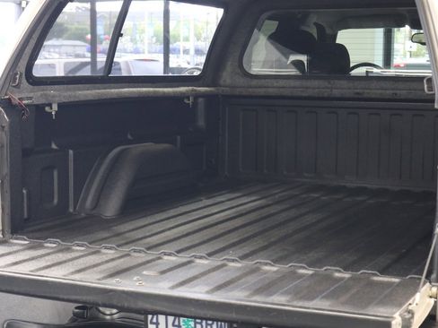 Used 2005 Chevrolet Silverado 2500 LS w/ Heavy-Duty Power Package image 45