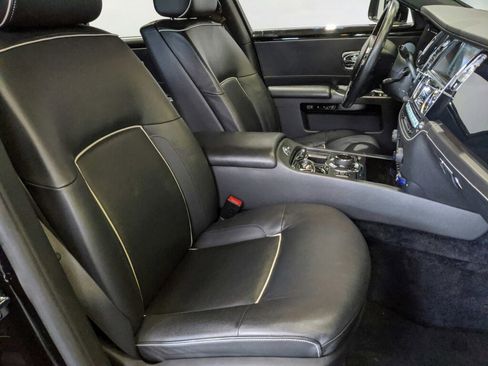 Used 2014 Rolls-Royce Ghost RWD image 22