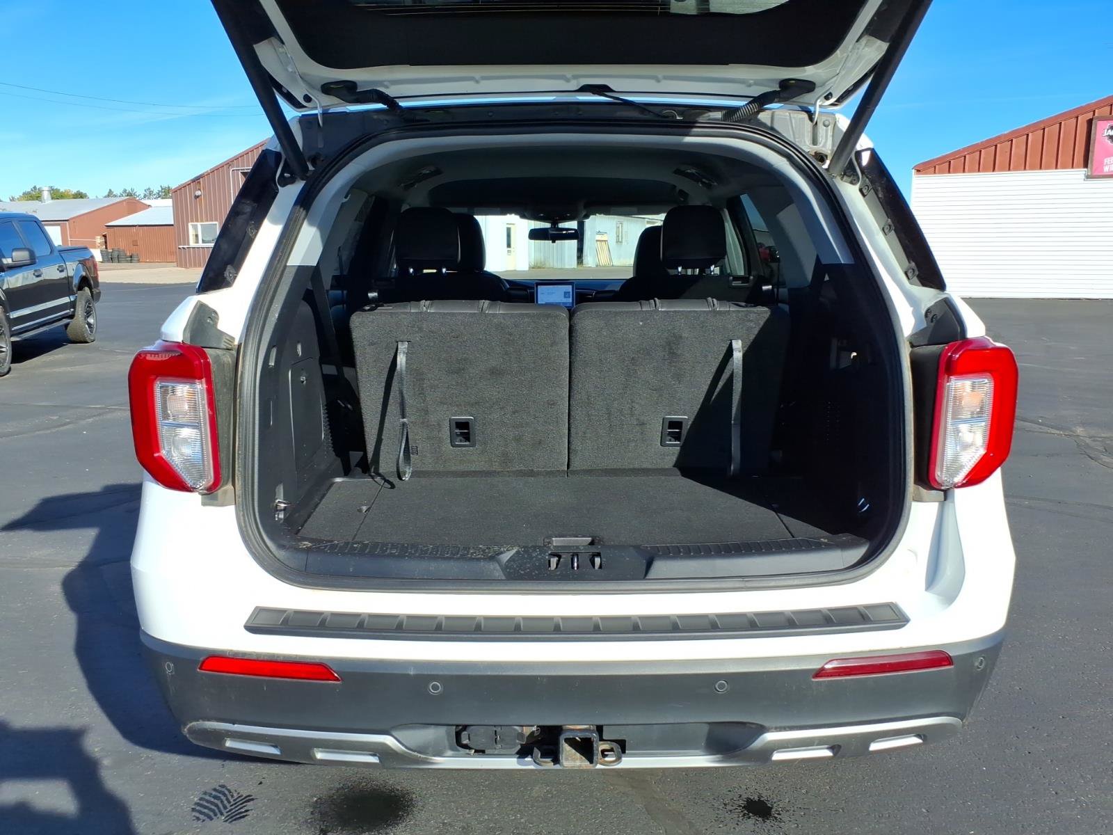 Used 2023 Ford Explorer XLT w/ Equipment Group 202A AWD/4WD image 15