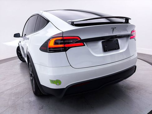 Used 2023 Tesla Model X image 8