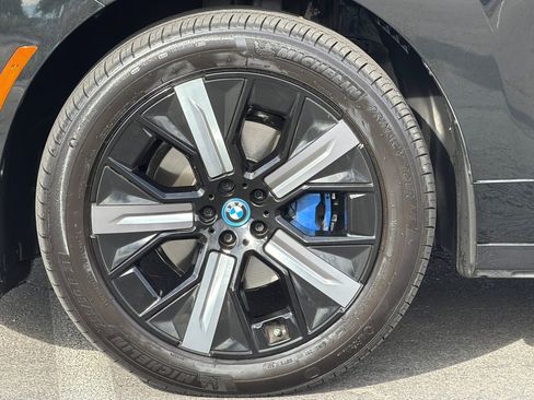 Used 2024 BMW iX xDrive50 w/ Premium Package AWD/4WD image 38