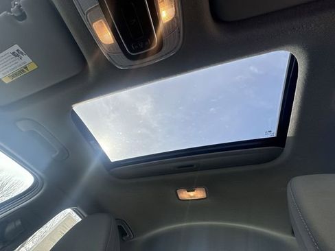 Used 2025 Hyundai Elantra SEL FWD image 20