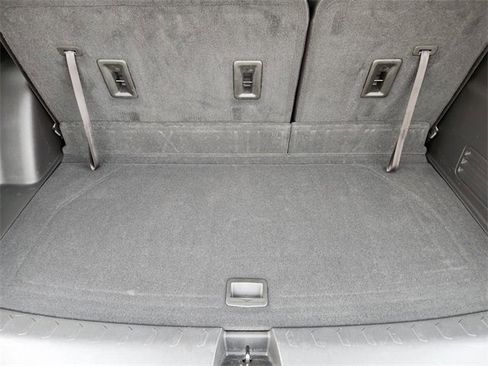 Used 2023 Chevrolet Traverse RS image 25