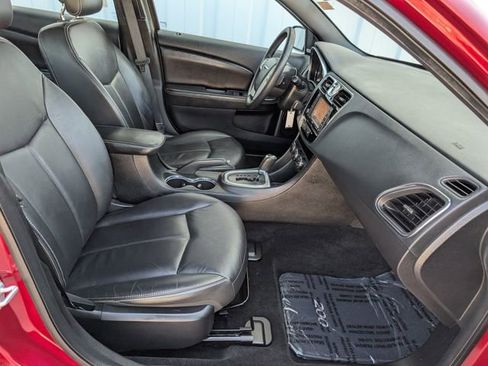 Used 2013 Chrysler 200 Limited FWD image 28