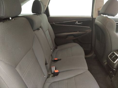 Used 2020 Kia Sorento LX w/ LX I4 Convenience Package AWD/4WD image 19