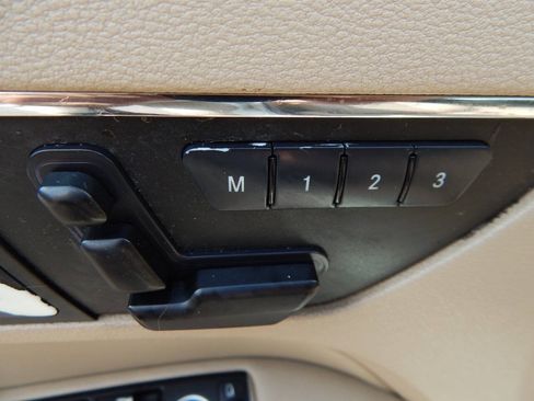 Used 2012 Mercedes-Benz E 350 Cabriolet image 16