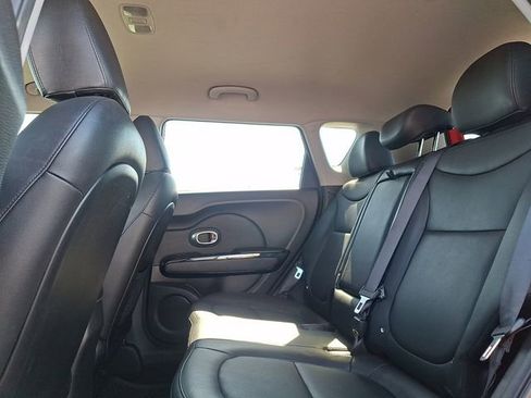 Used 2016 Kia Soul ! FWD image 10
