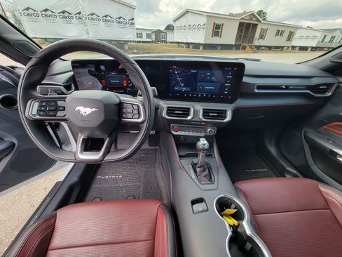 Used 2024 Ford Mustang GT Premium image 17