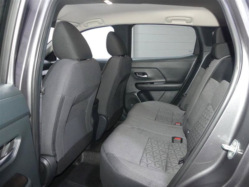 Used 2025 Nissan Kicks SV AWD/4WD image 27