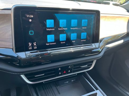 Used 2026 Volkswagen Atlas SE FWD image 14