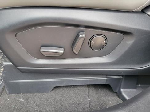 New 2025 Ford Explorer Active w/ Active Comfort Package image 14