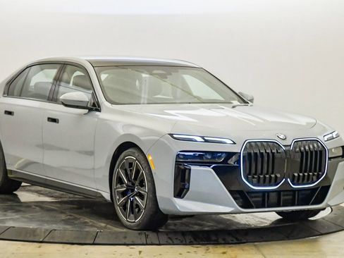 New 2026 BMW 740i w/ Premium Package image 6