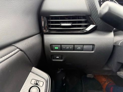 Used 2024 Nissan Sentra SV image 28