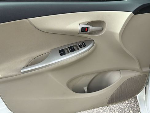 Used 2011 Toyota Corolla LE FWD image 14