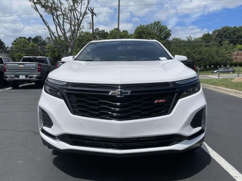 Used 2024 Chevrolet Equinox RS FWD image 2