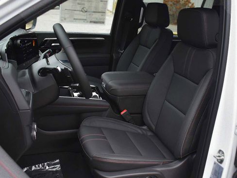 New 2026 Chevrolet Suburban RST image 9