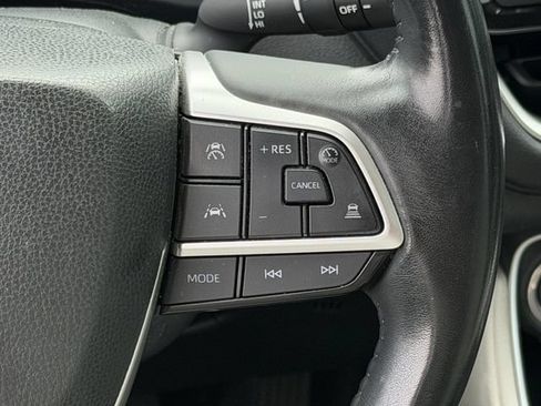 Used 2024 Toyota Grand Highlander AWD image 10