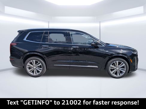 Used 2022 Cadillac XT6 Premium Luxury w/ Technology Package image 2