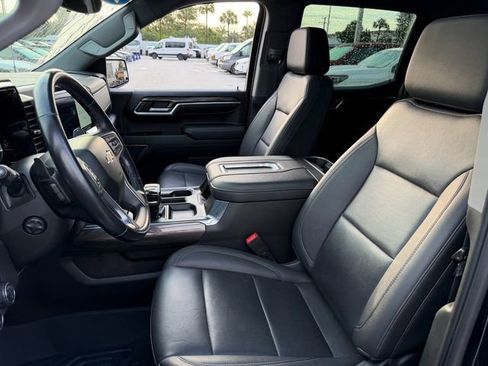 Used 2022 Chevrolet Silverado 1500 LTZ w/ LTZ Premium Package AWD/4WD image 6