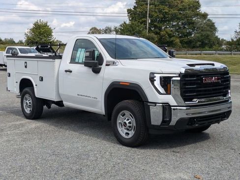 New 2024 GMC Sierra 2500 Pro w/ Convenience Package RWD image 3