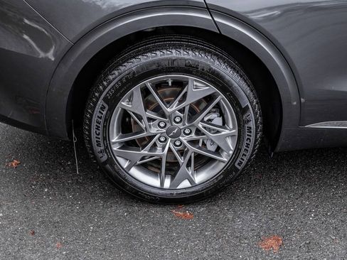 Used 2025 Genesis GV70 2.5T AWD/4WD image 6