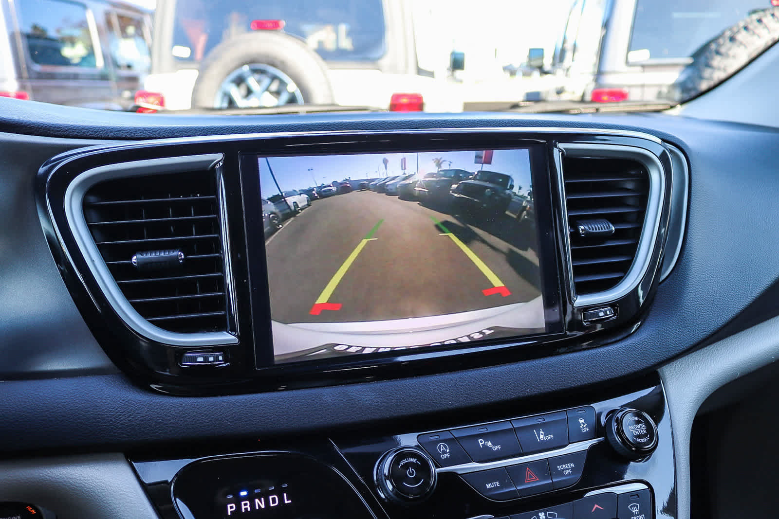 Used 2024 Chrysler Pacifica Touring-L FWD image 26