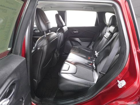 Used 2019 Jeep Cherokee Latitude Plus w/ Cold Weather Group image 23