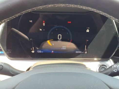 Used 2025 Chevrolet Trax LT w/ Driver Confidence Package FWD image 20