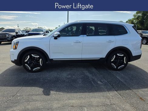 Used 2024 Kia Telluride EX w/ EX Captain's Chair Package FWD image 10