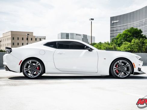 Used 2019 Chevrolet Camaro SS RWD image 13